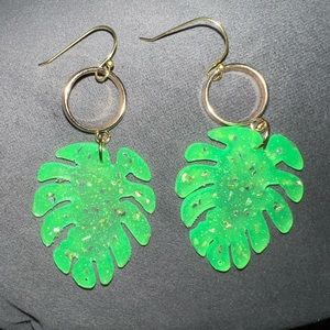 Monstera leaf earrings, Perfect for nature/plant lovers💚